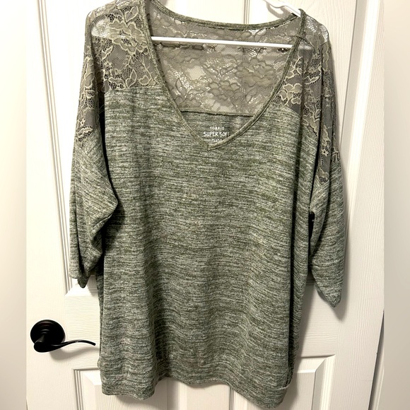 Torrid Super Soft Green/cream knit soft plush Lace upper 2x Shirt - Picture 1 of 12